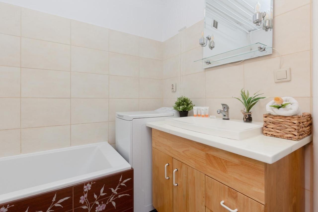 Warsaw Airport Studio Astronautow With Balcony By Renters Apartment Exterior photo