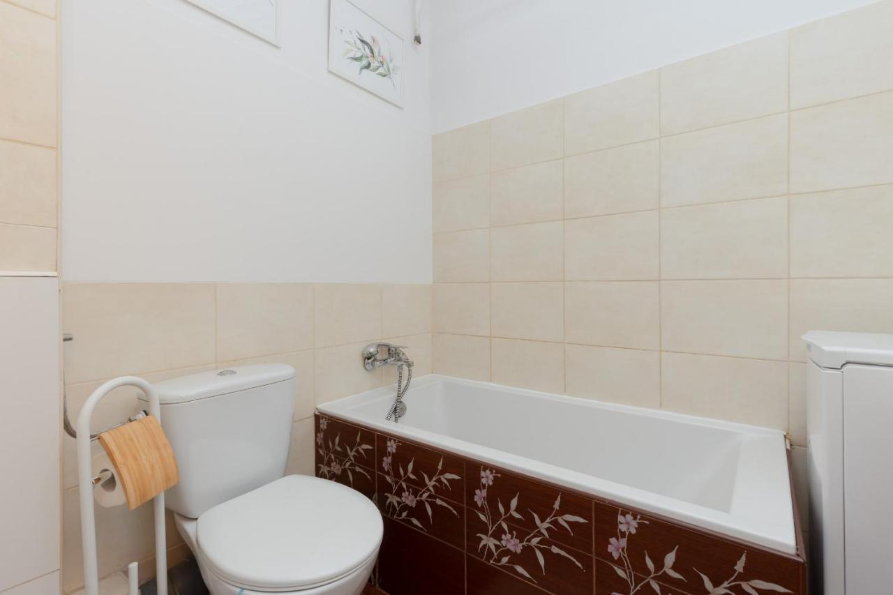 Warsaw Airport Studio Astronautow With Balcony By Renters Apartment Exterior photo